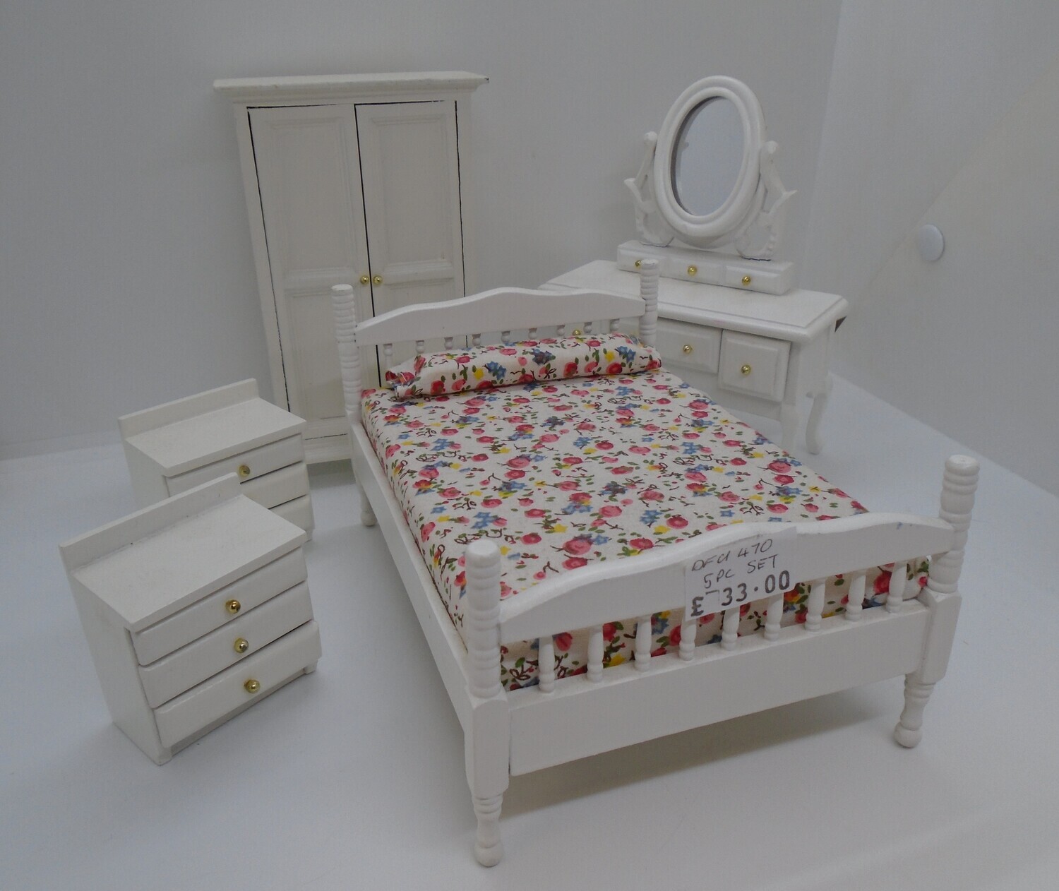 WHITE 5 PC BEDROOM SET