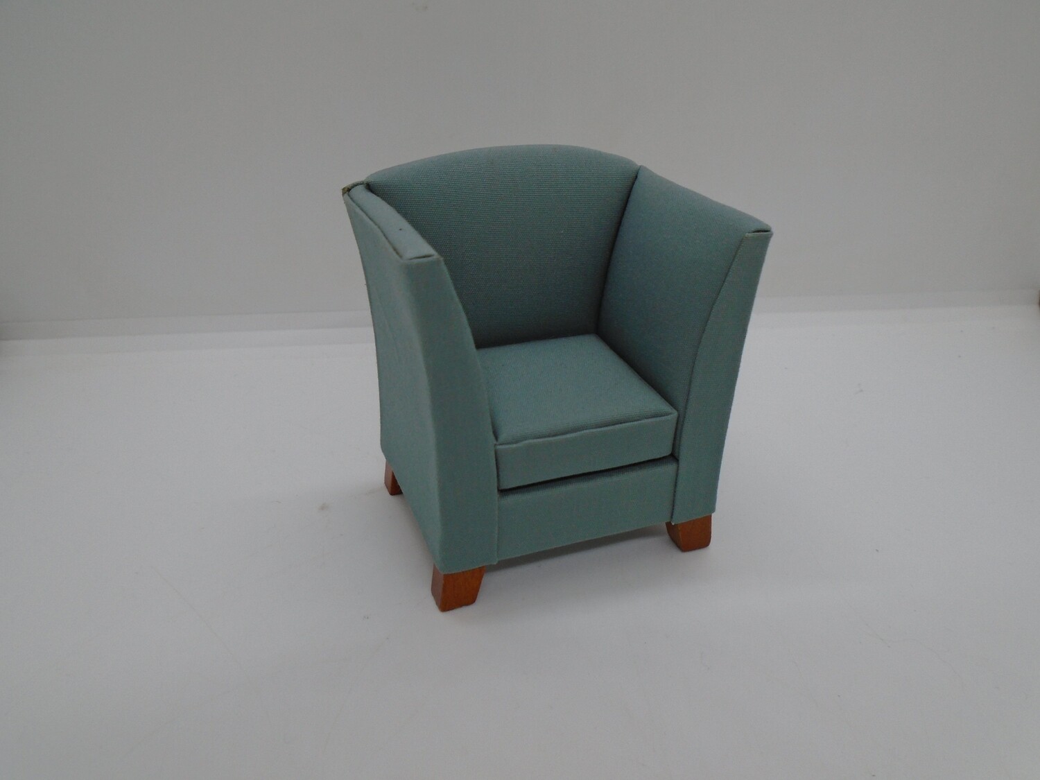 MODERN GREEN CHAIR
