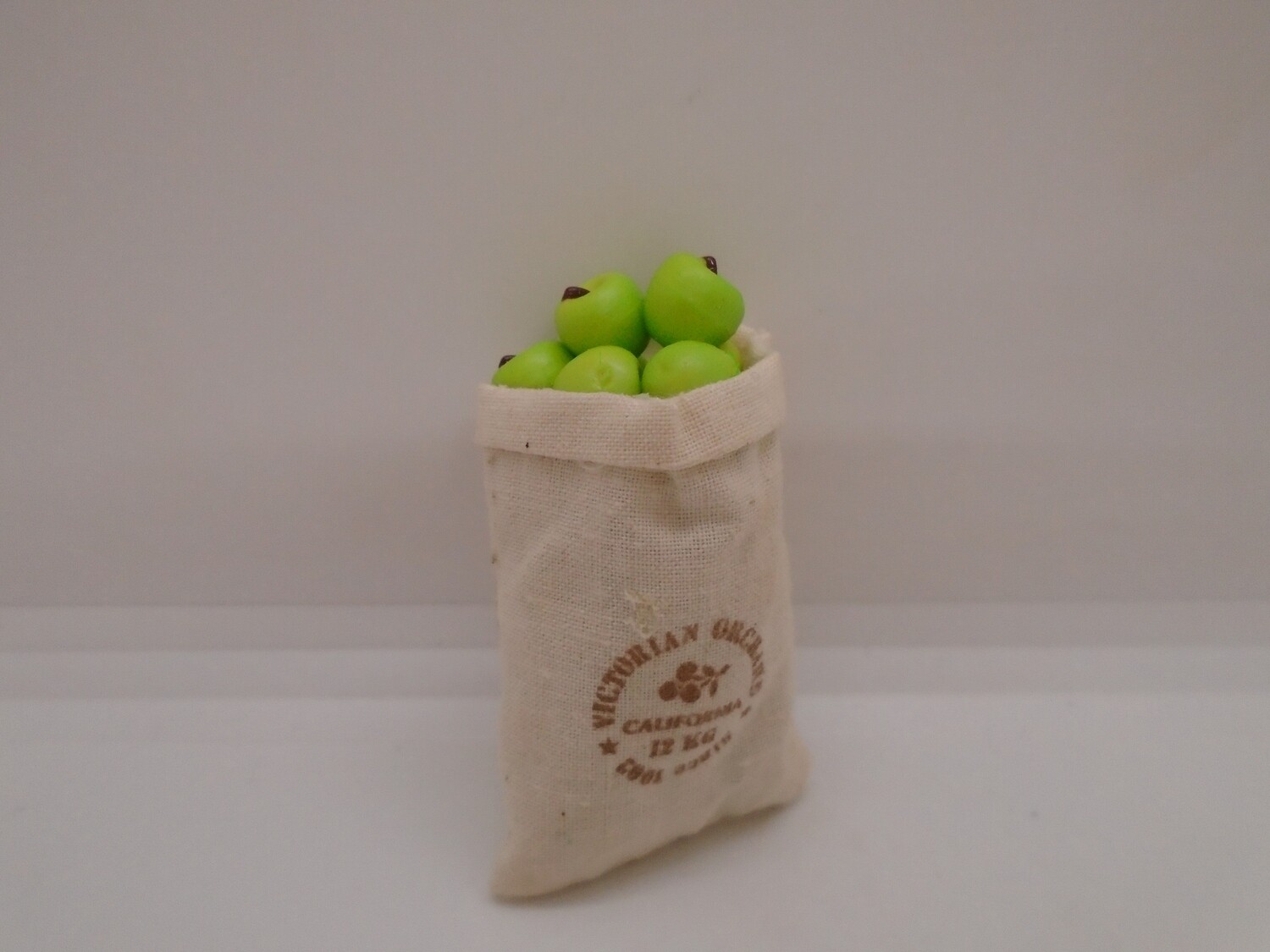 SACK OF APPLES