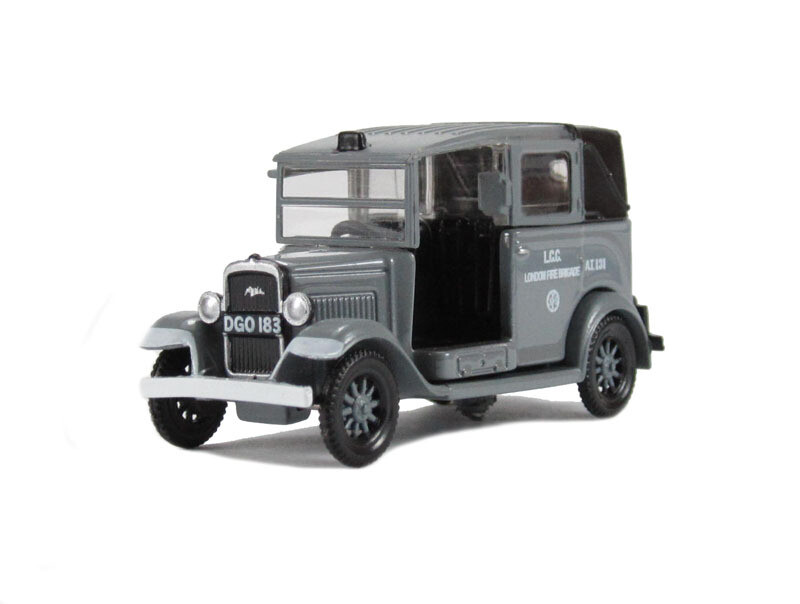 Oxford Diecast 76AT003 AFS LCC Austin Taxi