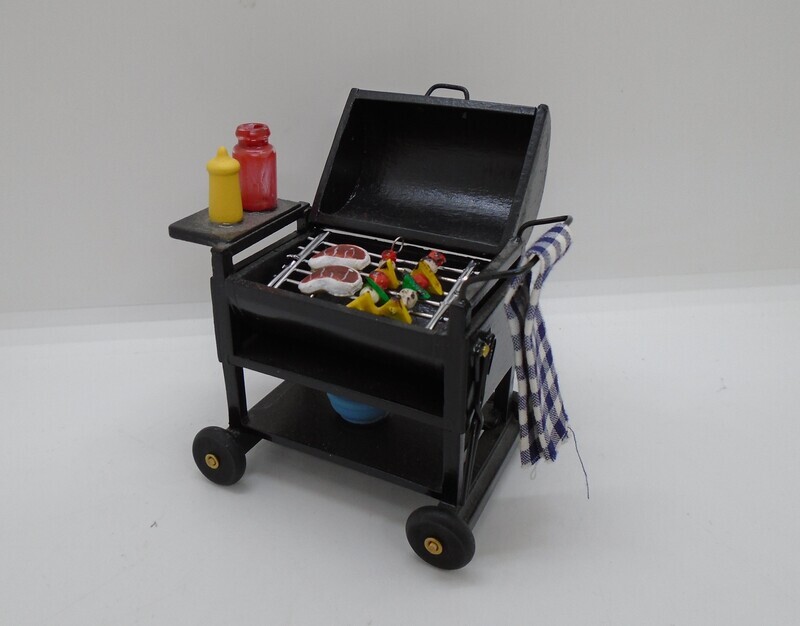 BBQ WITH ACCESSORIES