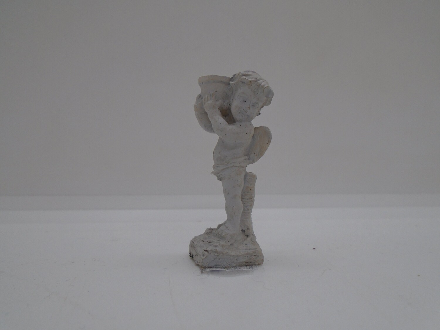 STONE EFFECT GARDEN STATUE