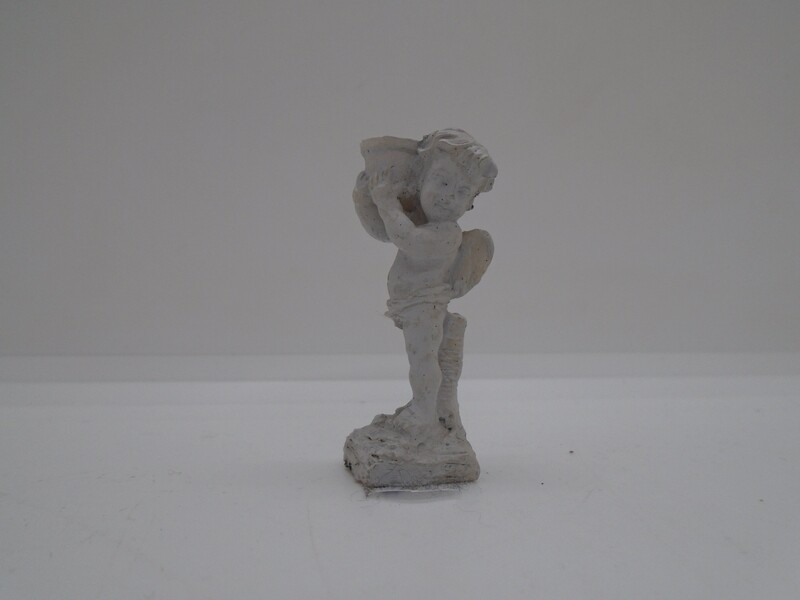 STONE EFFECT GARDEN STATUE