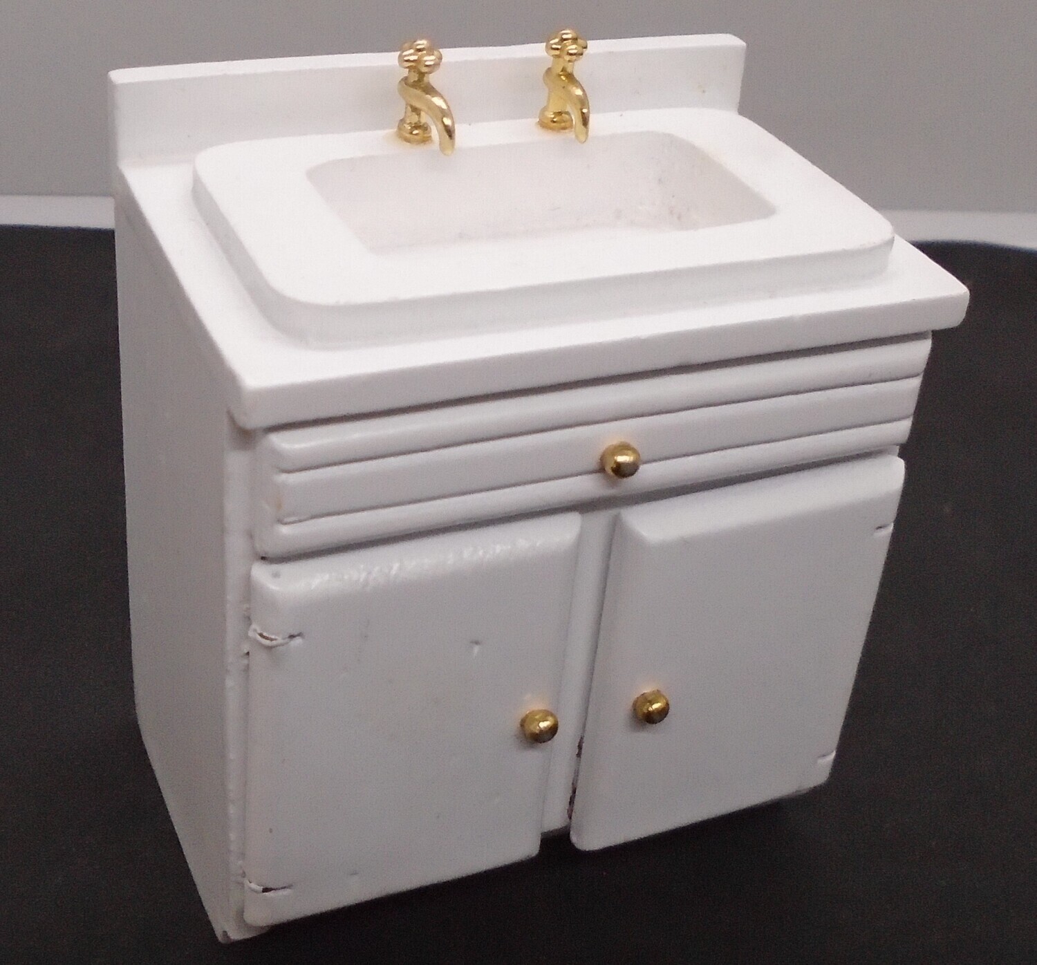 WHITE SINK UNIT