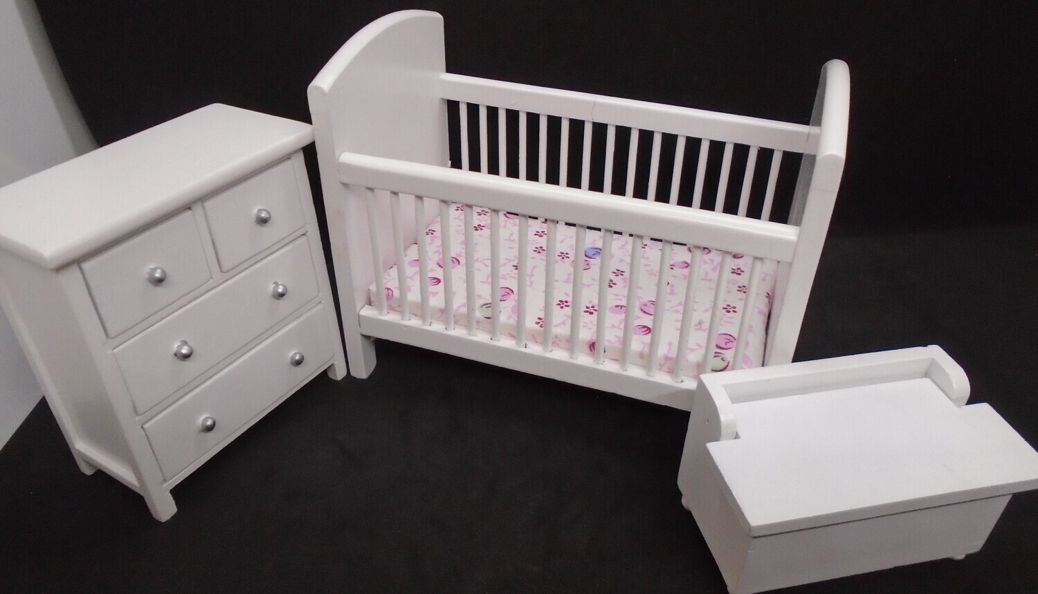 WHITE NURSERY SET