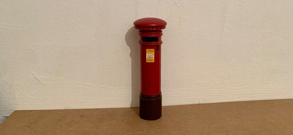 VINTAGE POST BOX