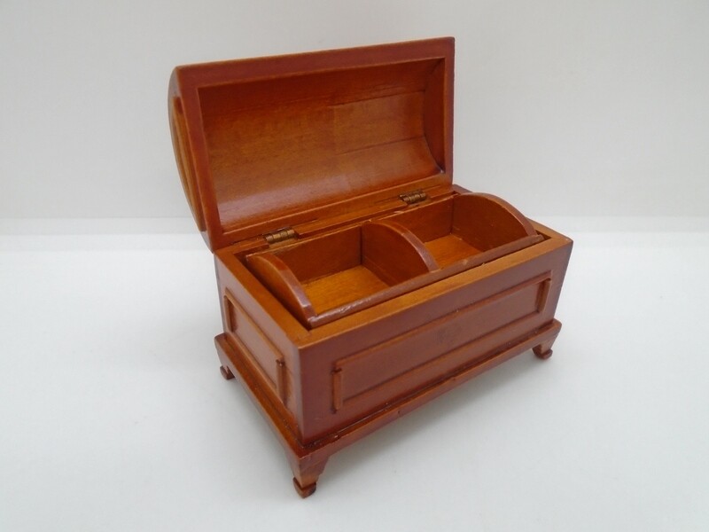 DOMED TRUNK