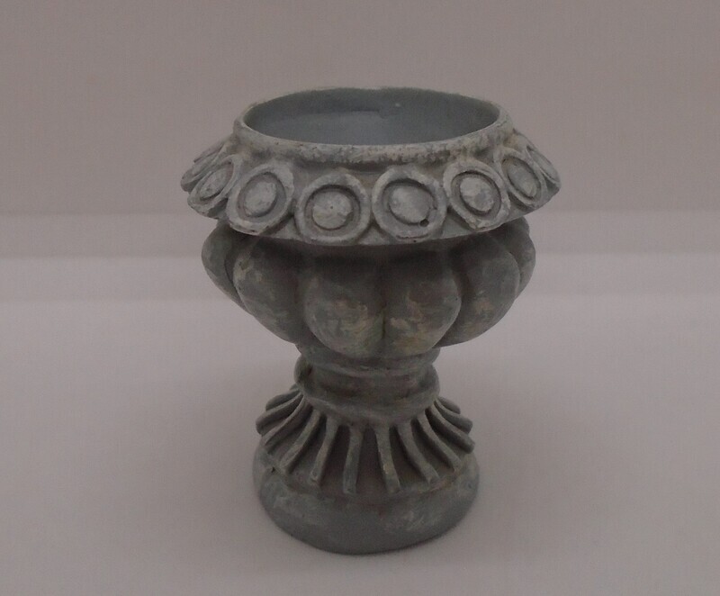 STONE EFFECT GARDEN URN