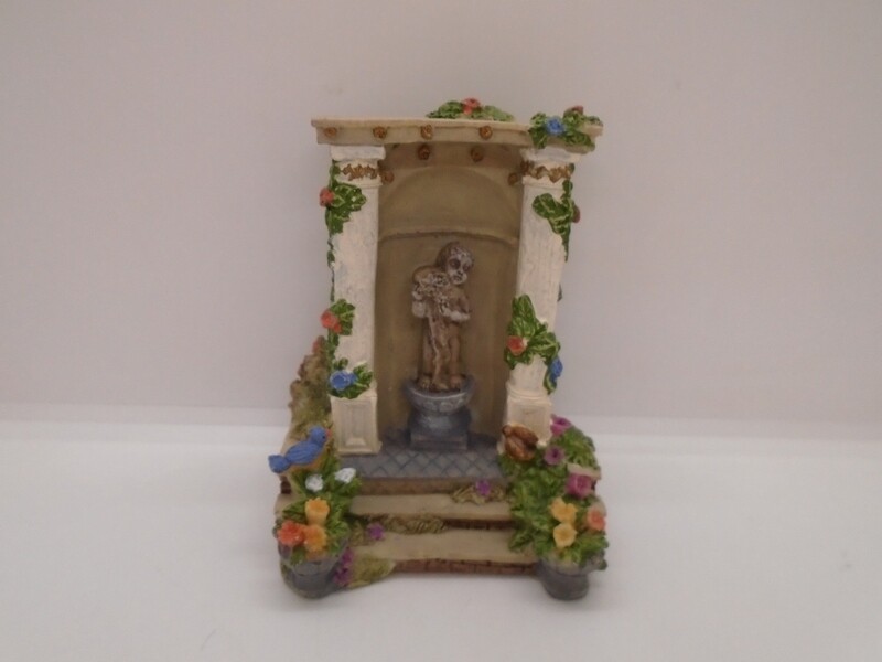 GARDEN FEATURE