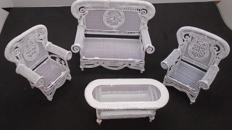 WHITE METAL GARDEN/CONSERVATORY SET
