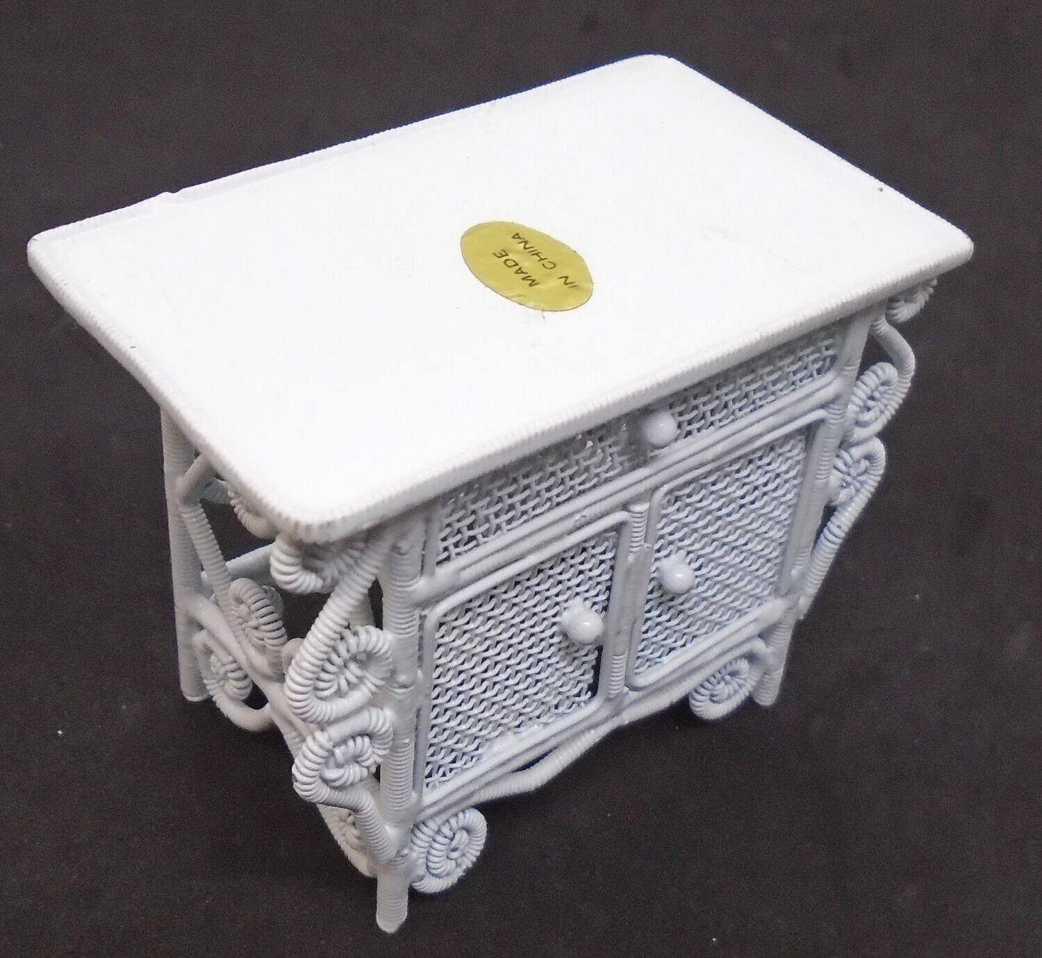 SMALL WHITE WIRED SIDE TABLE