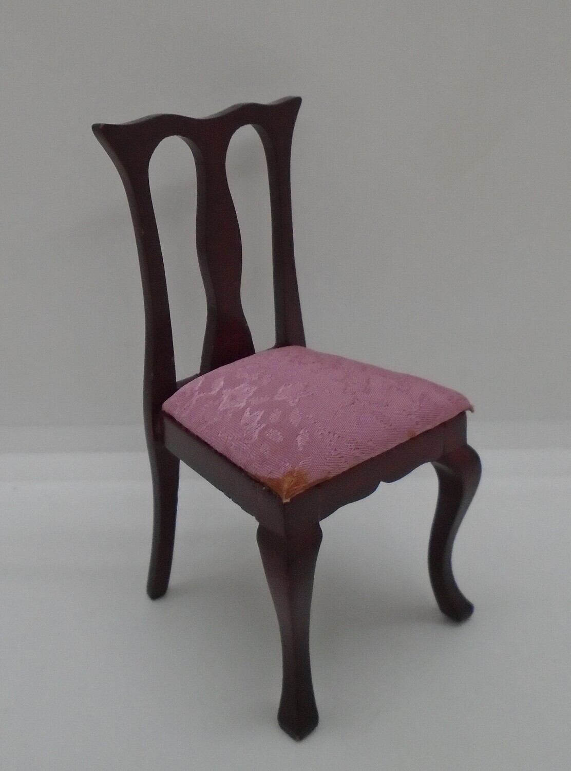 SINGLE CHAIR