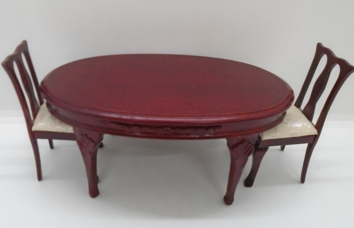 OVAL TABLE AND 2 CHAIRS