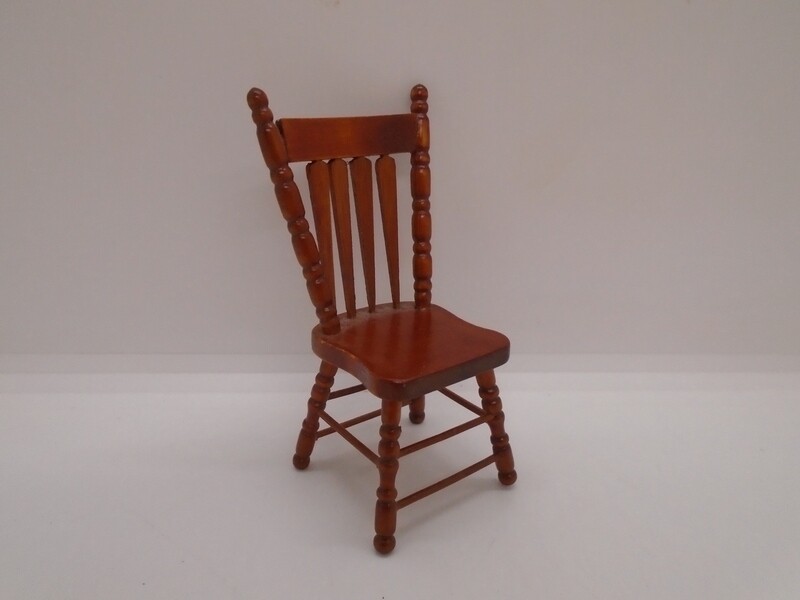 BROWN WOODEN KITCHEN CHAIR