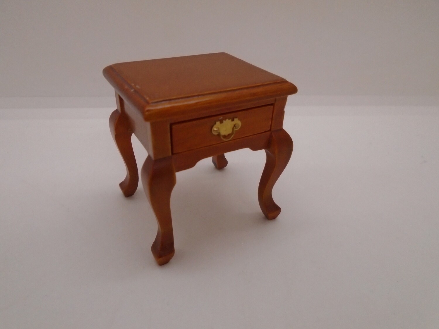 BROWN SIDE TABLE