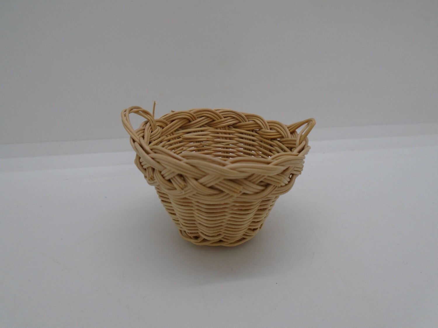 WOVEN BASKET