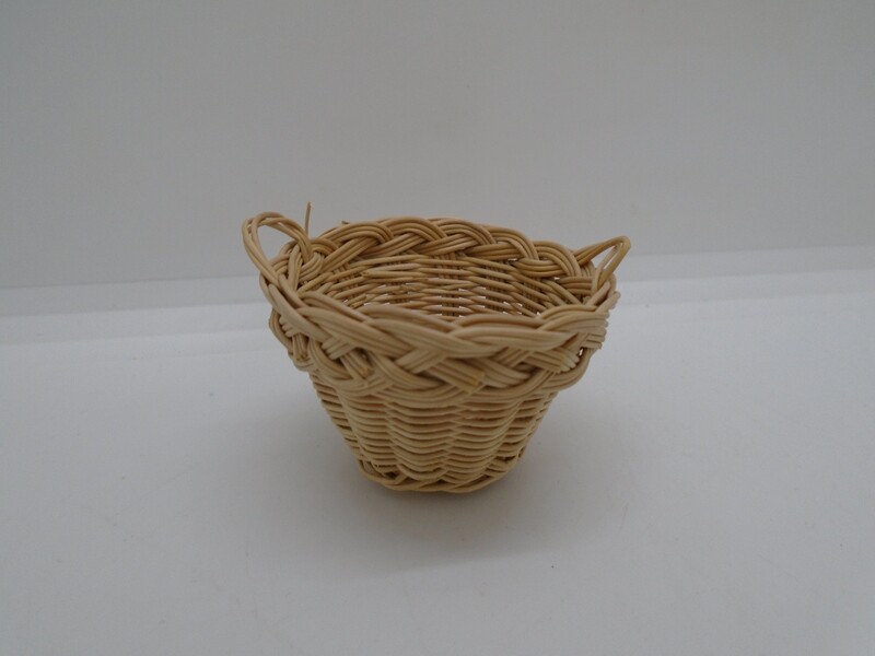 WOVEN BASKET