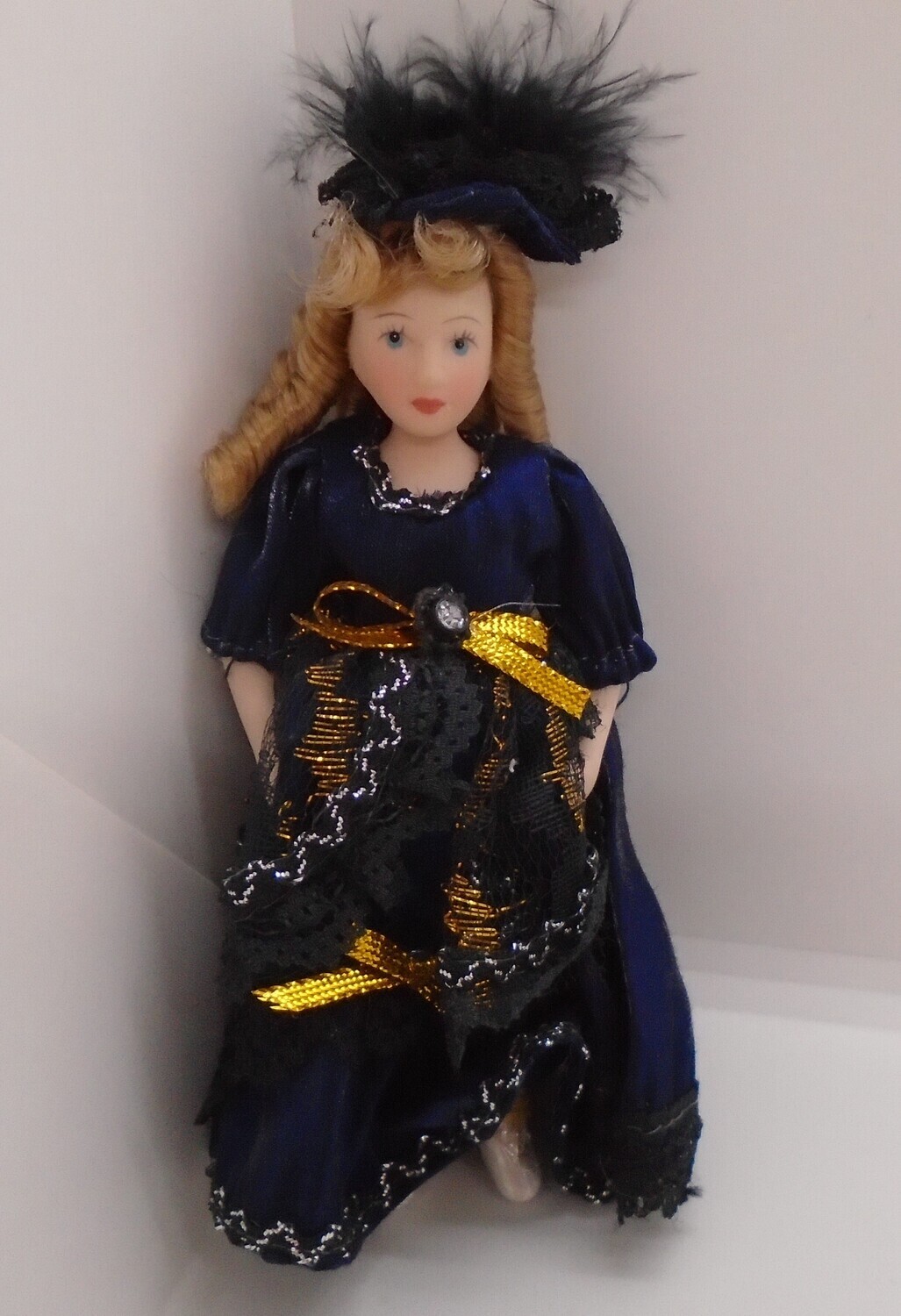 LADY IN NAVY