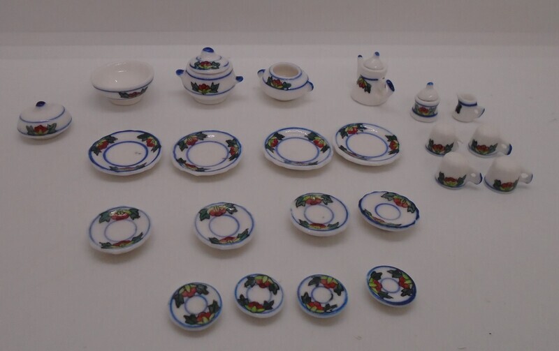 26 PC DINNER AND TEA SET