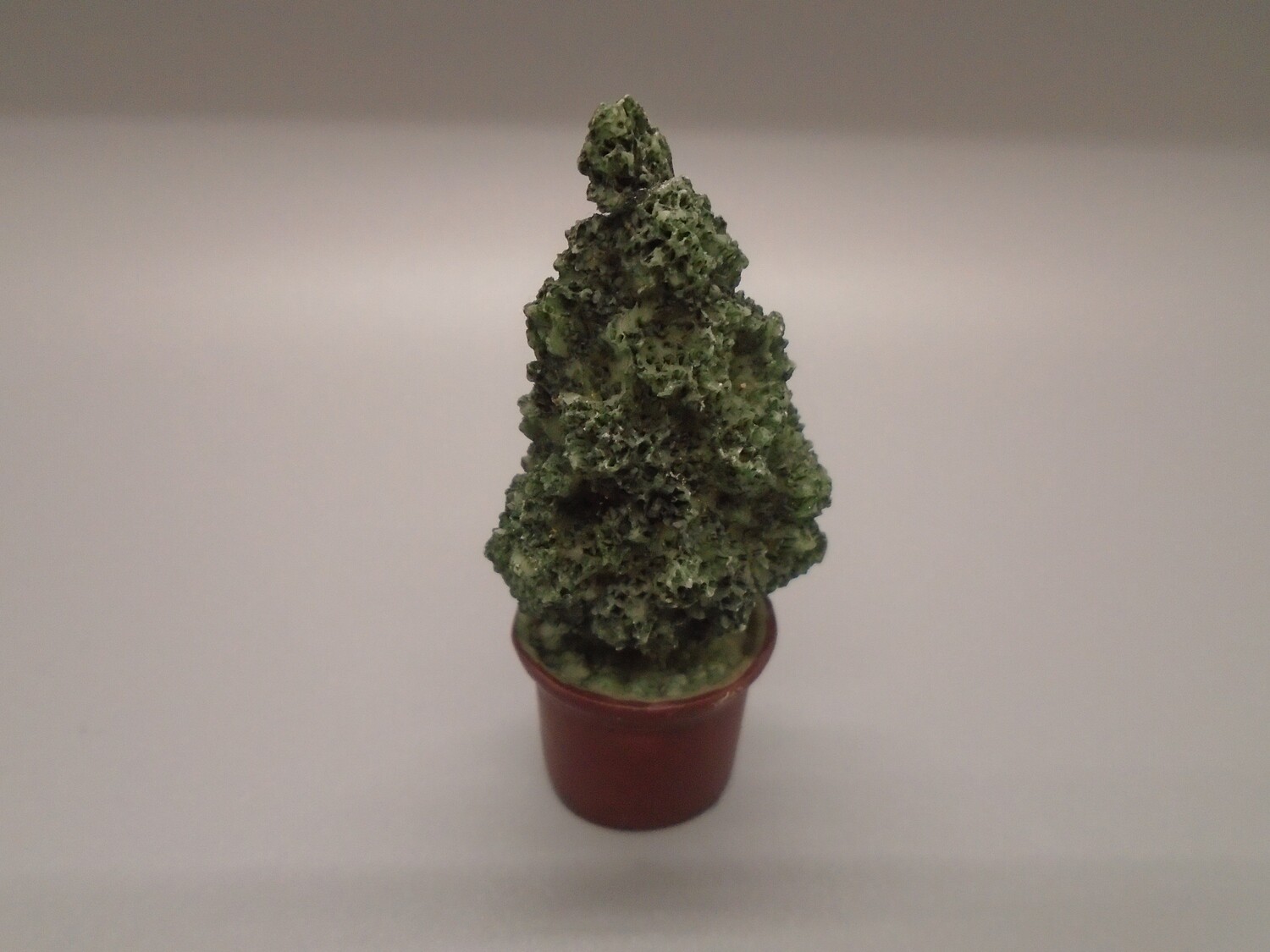 RESIN TOPIARY
