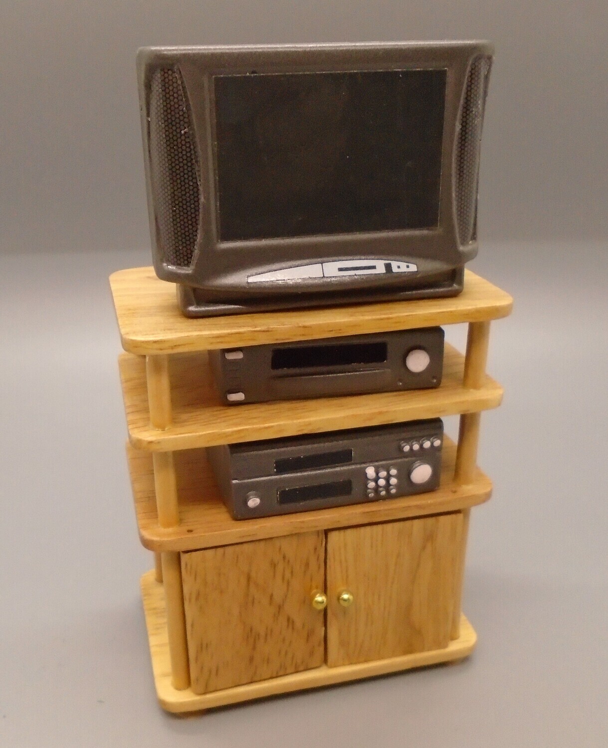 DRESSED TV CABINET WITH ENTERTAINMENT CENTRE