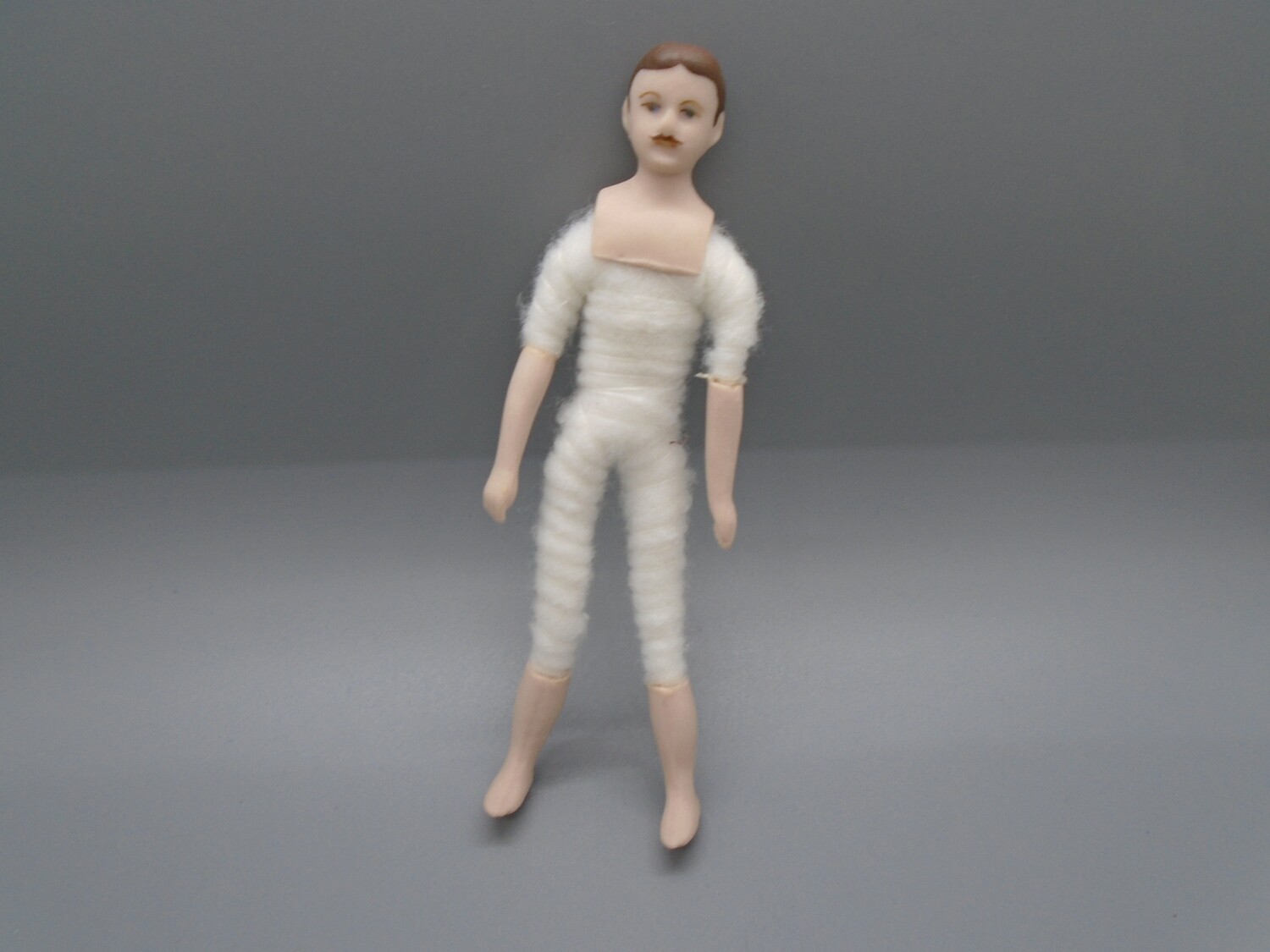 UNDRESSED MAN