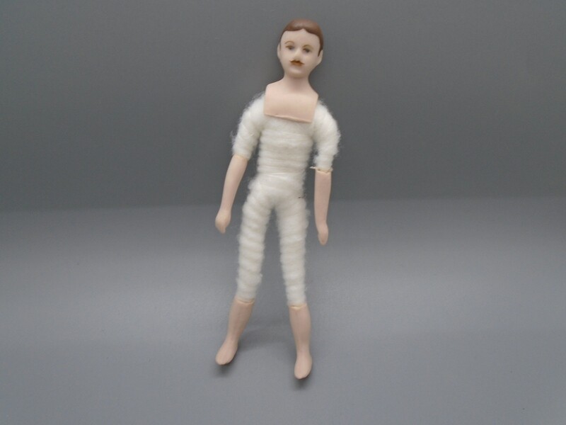 UNDRESSED MAN
