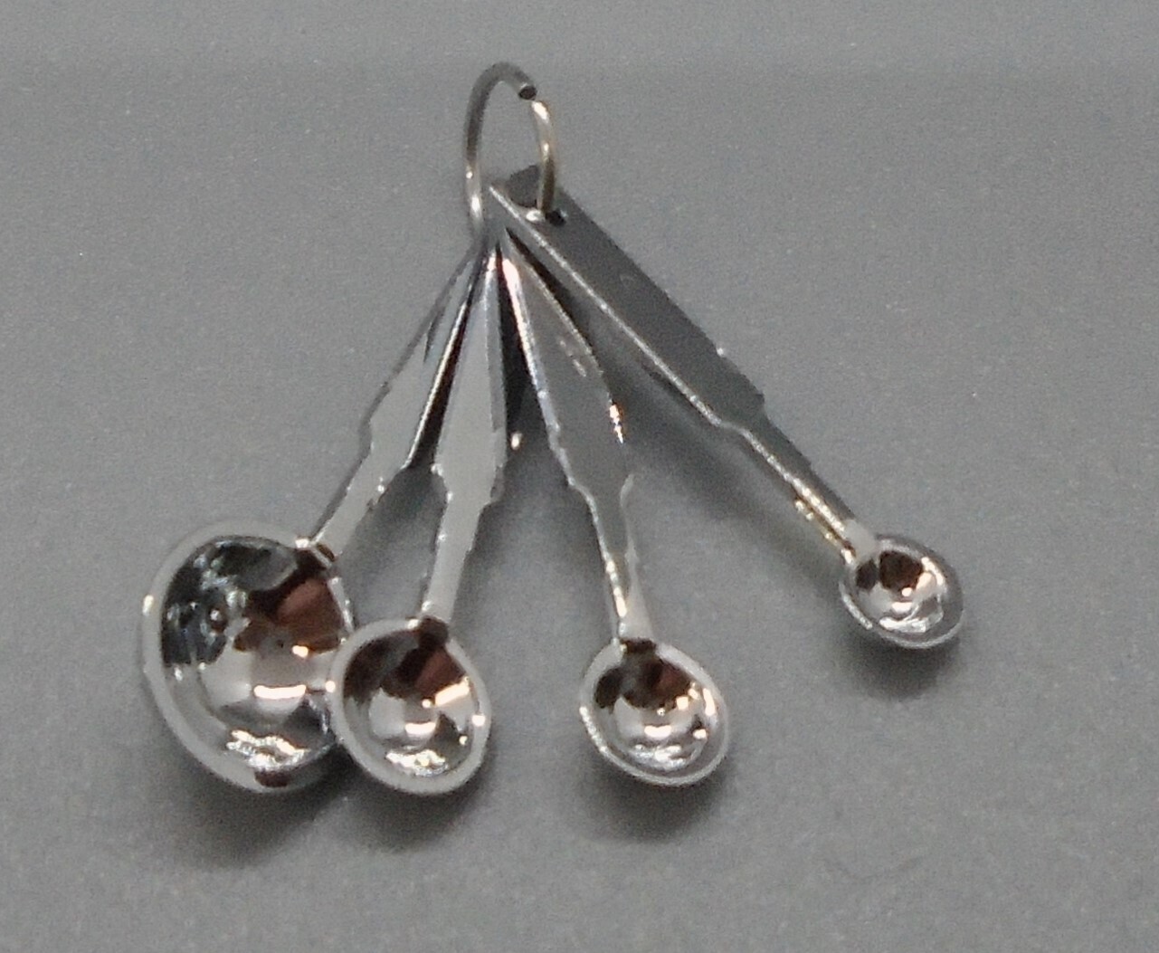SET OF QUALITY MEASURING SPOONS
