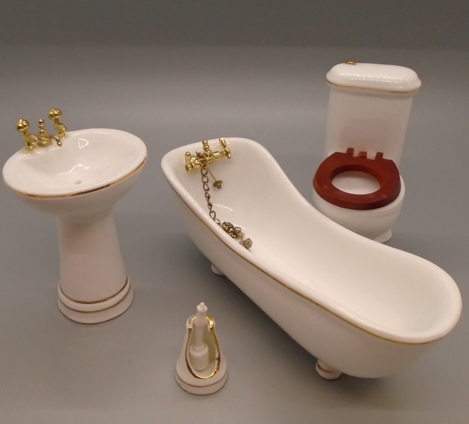 5 PC CHINA BATHROOM SET