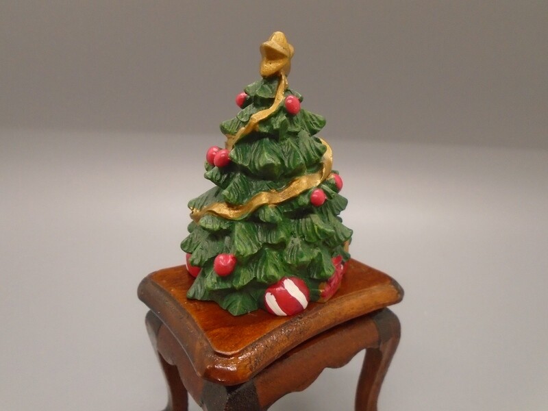 CHRISTMAS TREE TABLE TOP ORNAMENT