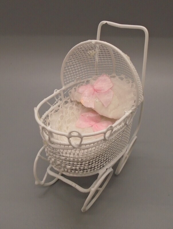 WHITE WIRED PRAM