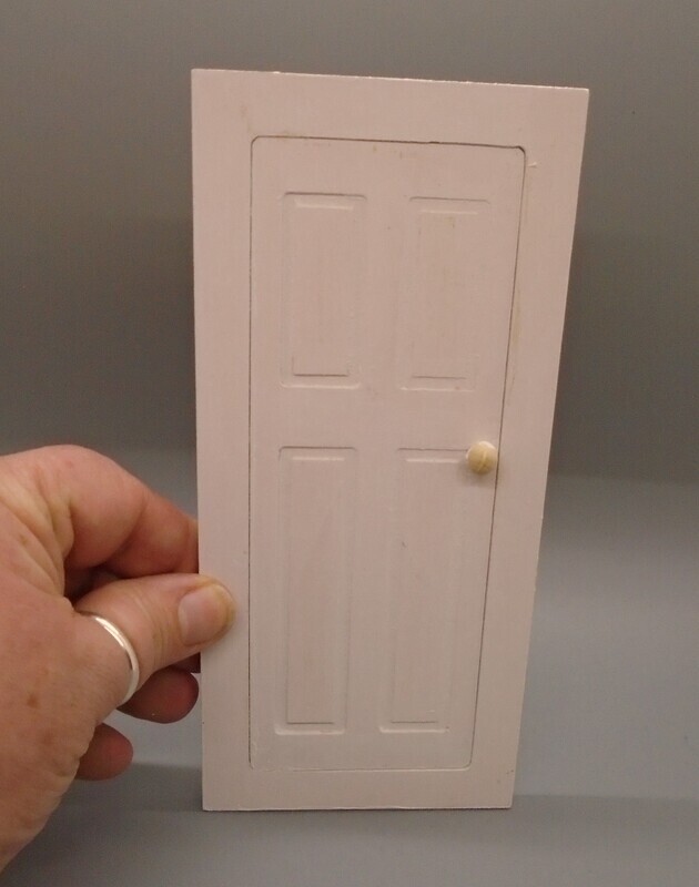 PRE-LOVED PART PAINTED OPENING DOOR WITH HANDLE