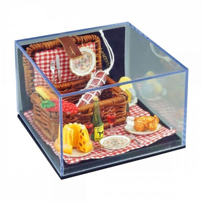 REUTTER PICNIC BASKET