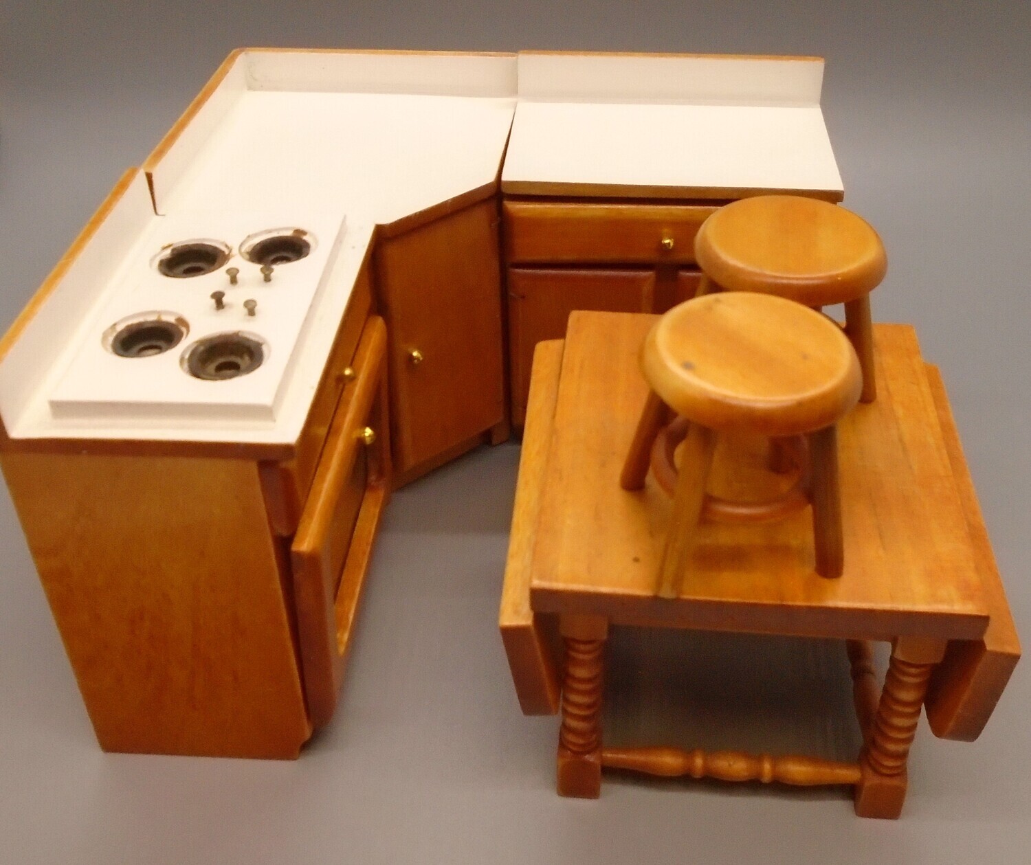 PRE-LOVED KITCHEN SET