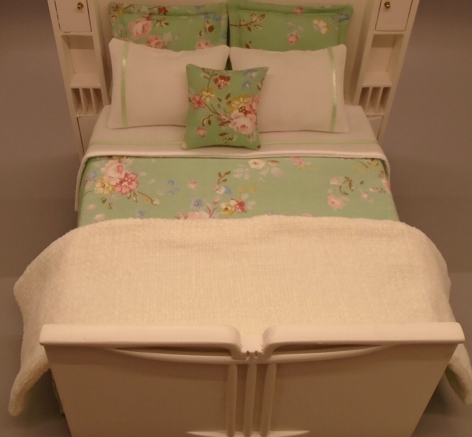HAND CRAFTED DOUBLE BEDDING SET