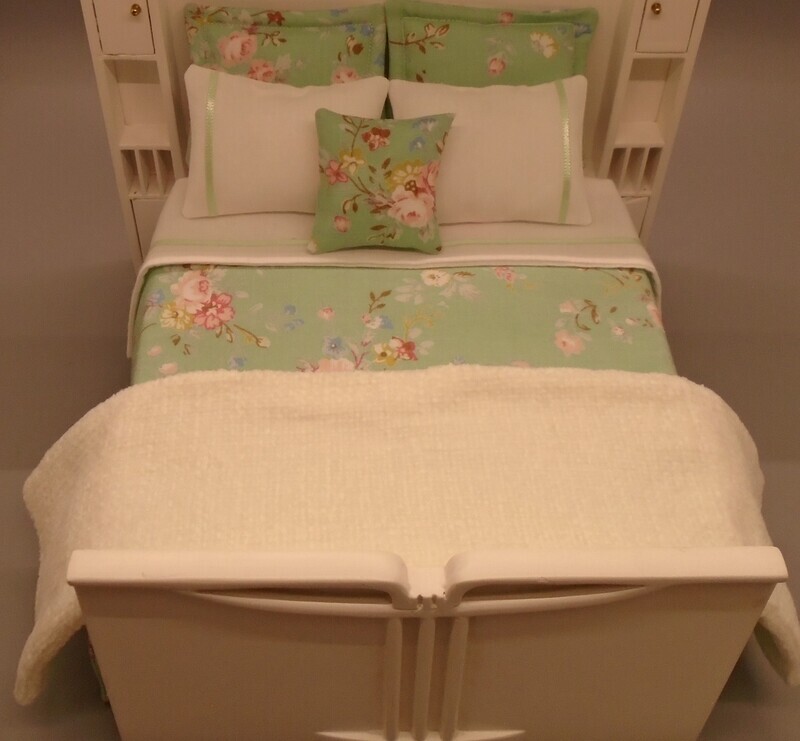 HAND CRAFTED DOUBLE BEDDING SET