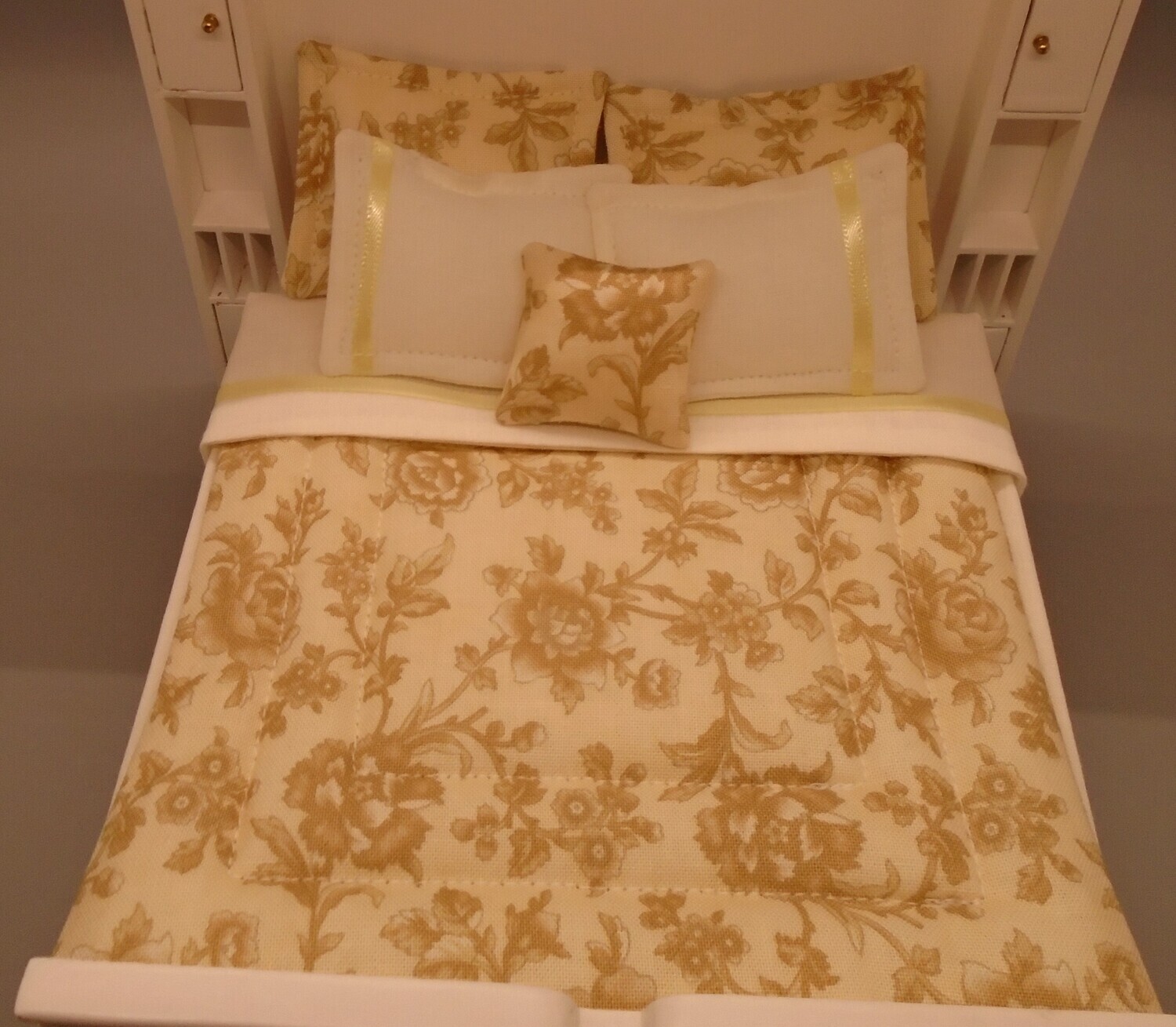 HAND CRAFTED DOUBLE BEDDING SET