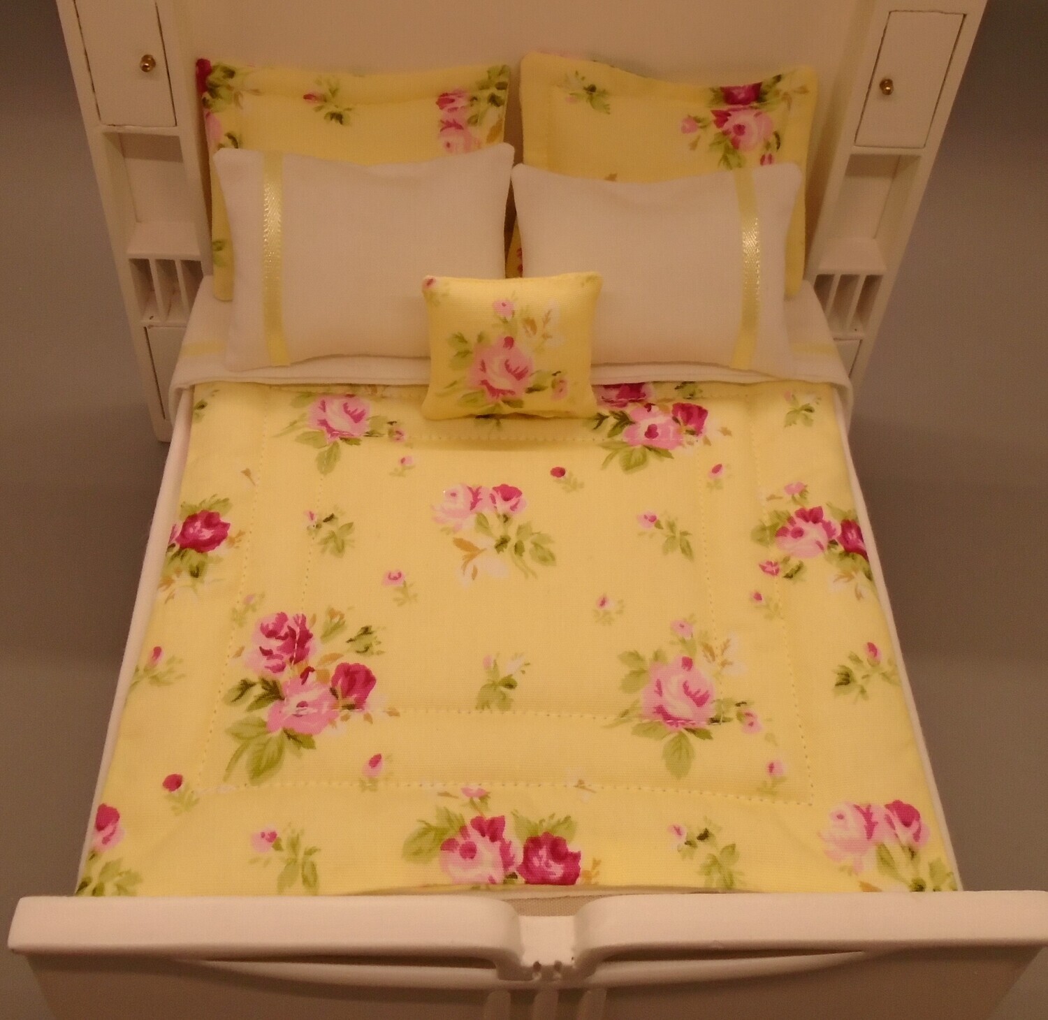 HAND CRAFTED DOUBLE BEDDING SET
