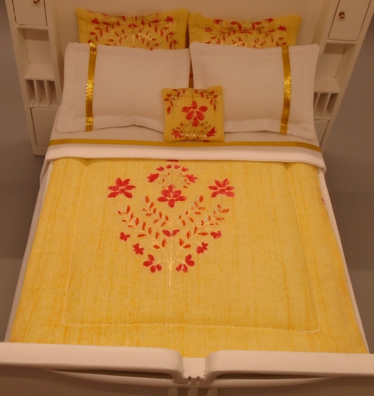 HAND CRAFTED DOUBLE BEDDING SET