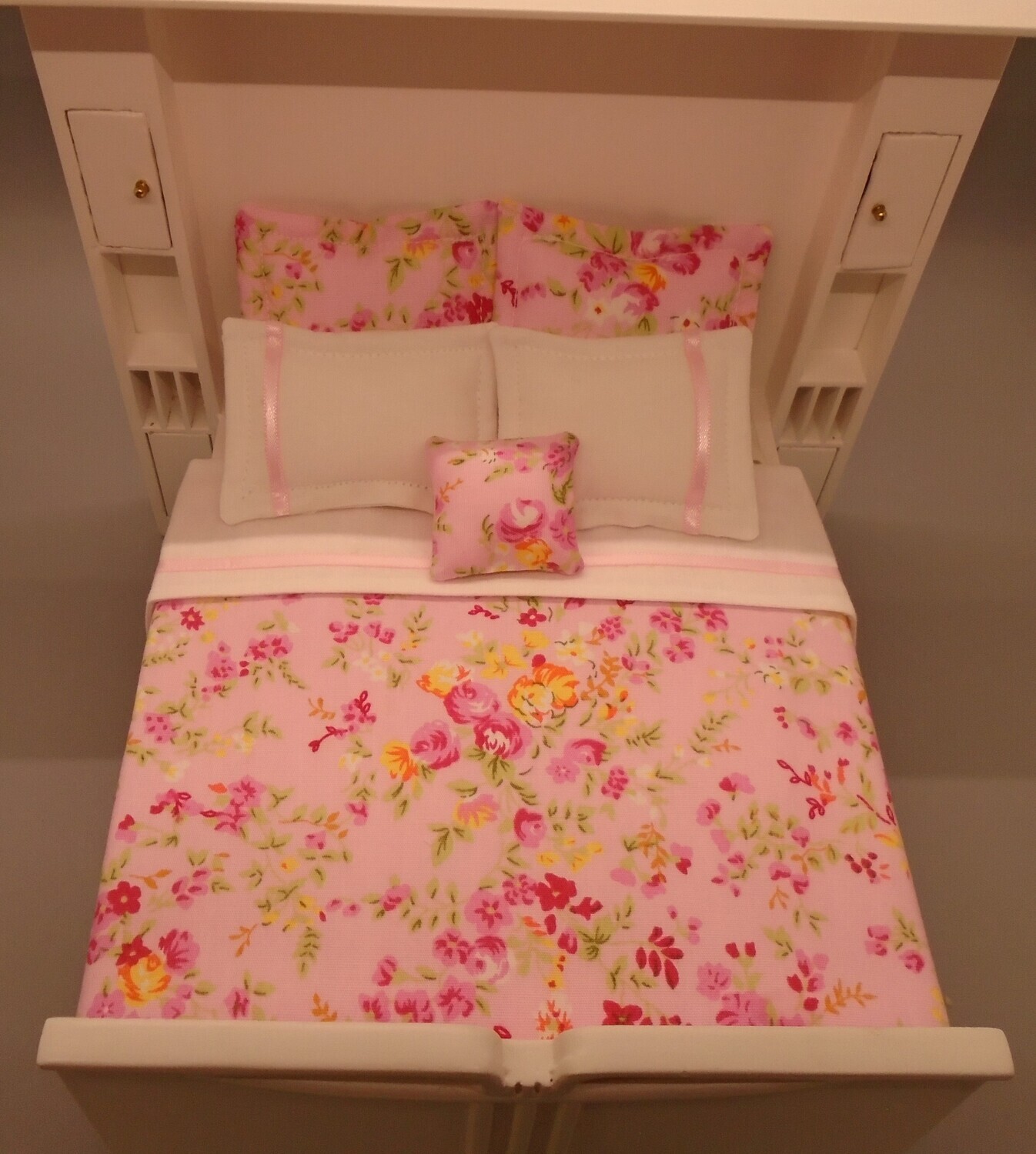 HAND CRAFTED DOUBLE BEDDING SET