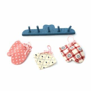 OVEN MITS WITH HOOKS
