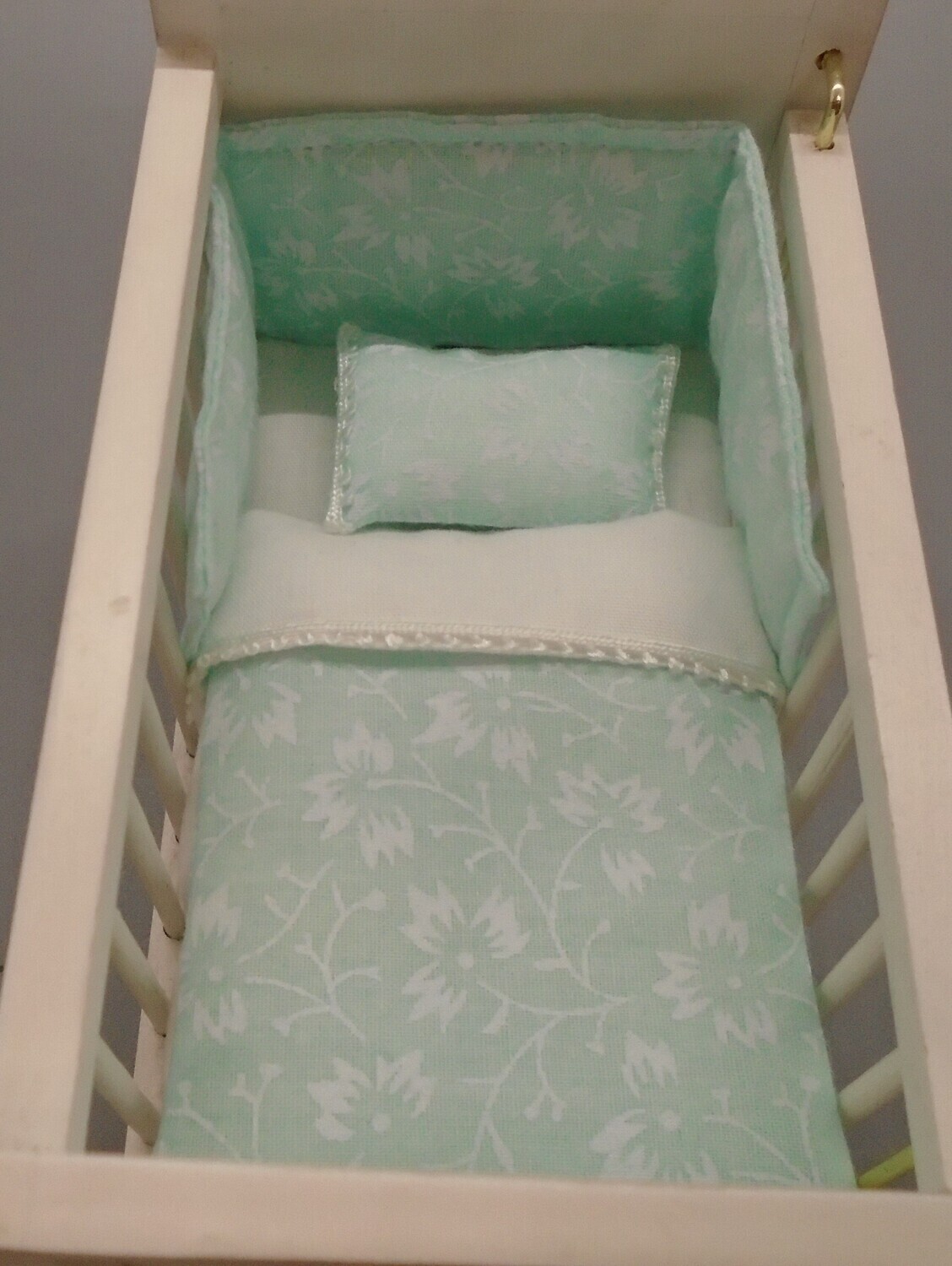 MINT GREEN AND WHITE COT BEDDING SET
