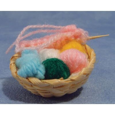 KNITTING SET IN BASKET