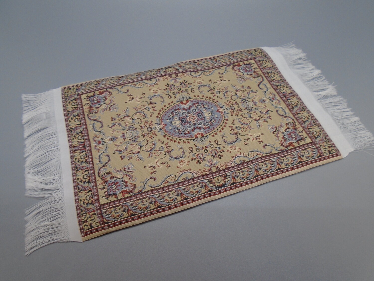 BEIGE VICTORIAN STYLE RUG
