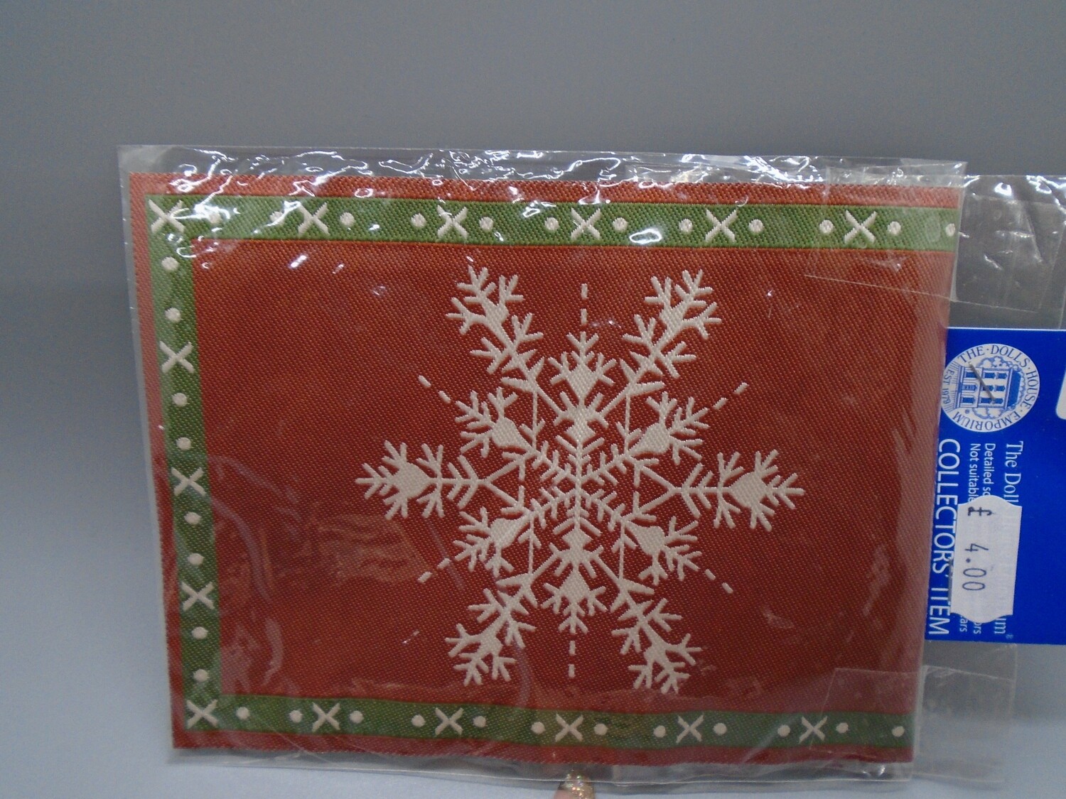 SNOWFLAKE CHRISTMAS RUG