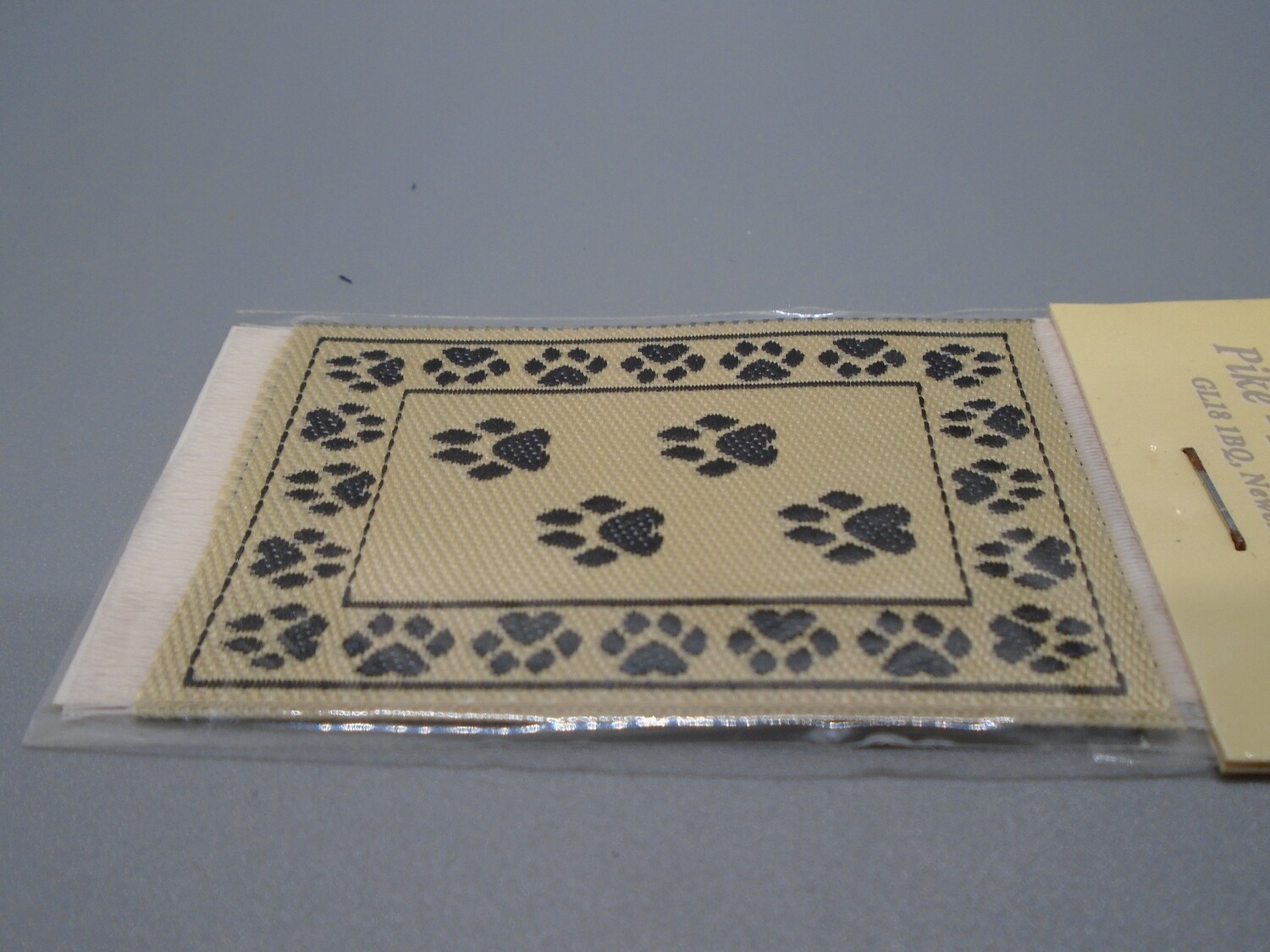 DOG PAWPRINT MAT/RUG