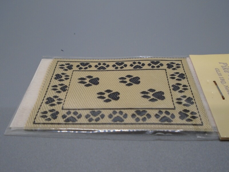 DOG PAWPRINT MAT/RUG