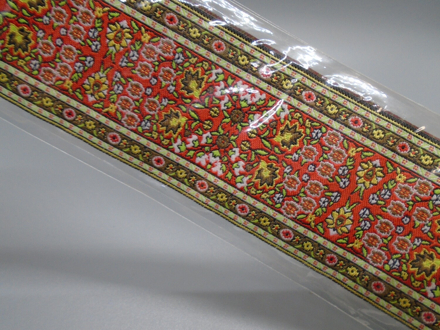 RED AND GREEN STAIR CARPET/RUNNER