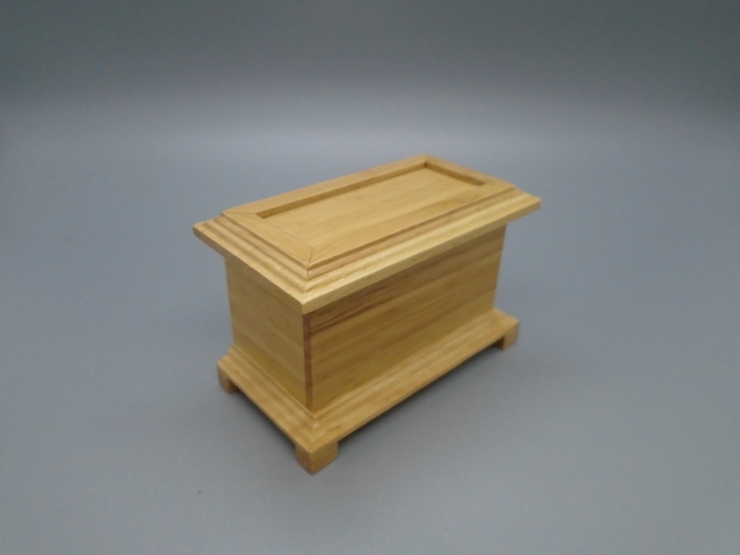 PINE STORAGE/TOY BOX