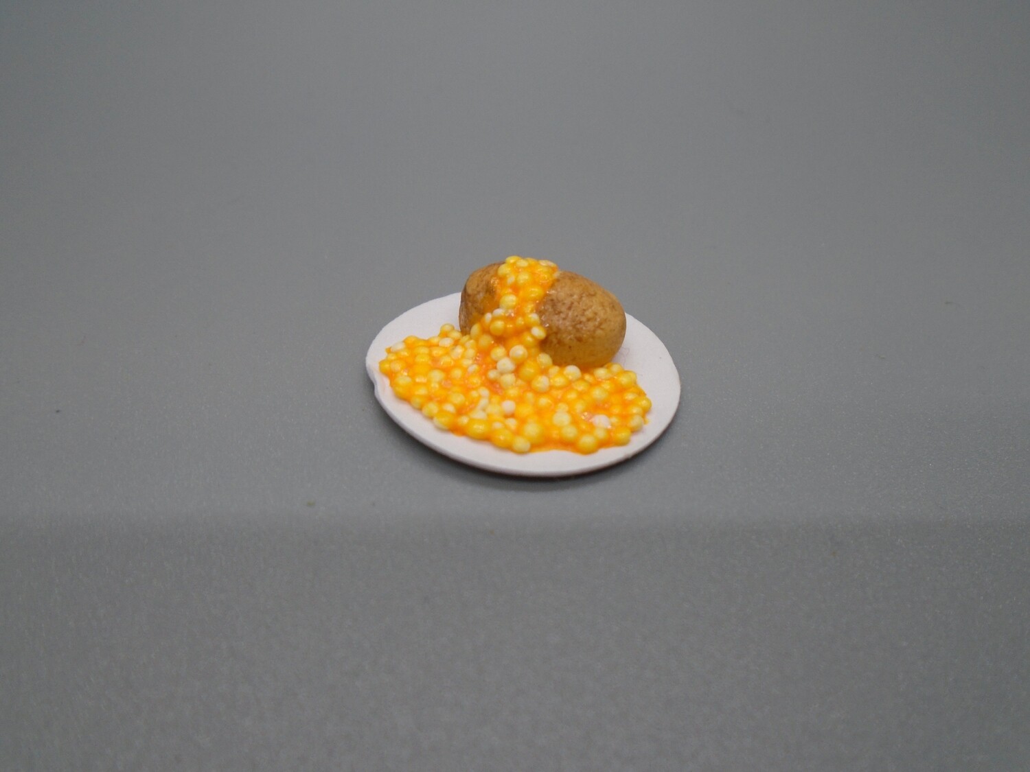 JACKET POTATO WITH BEANS